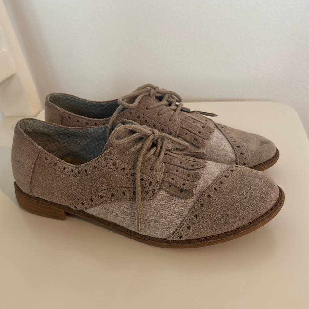 TOMS Brogue Desert Taupe Kiltie Wool Suede Oxfords Lace Up Women's Shoes Sz 8.5